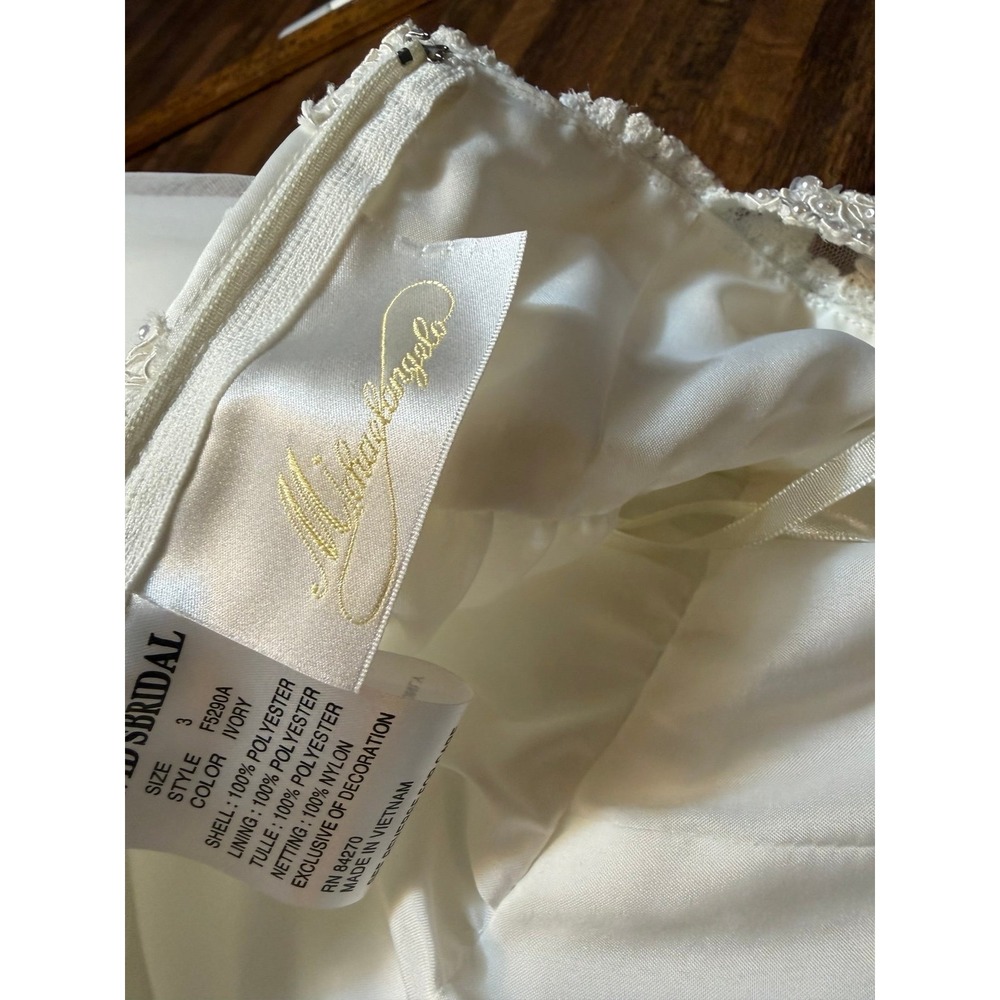 Michelangelo stunning flower girl dress Size 3. Ivory. David's Bridal - Picture 6 of 12